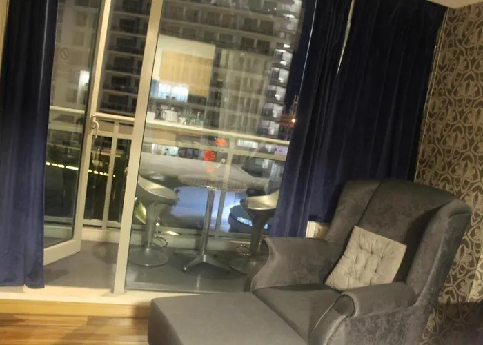 Azure C3 Balcony Wifi Near Mall Airport Manila