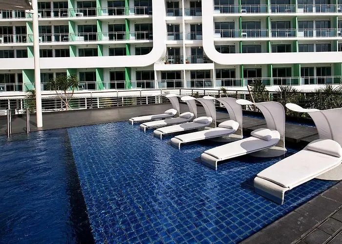 Apartment Azure C3 Balcony Wifi Near Mall Airport *